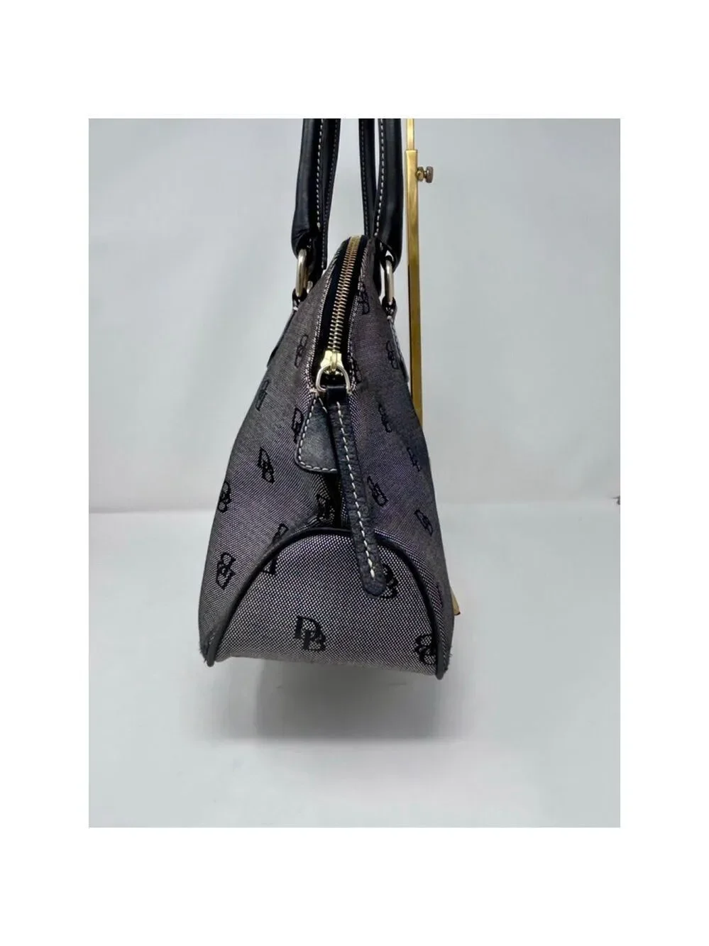 Dooney & Bourke authentic dooney